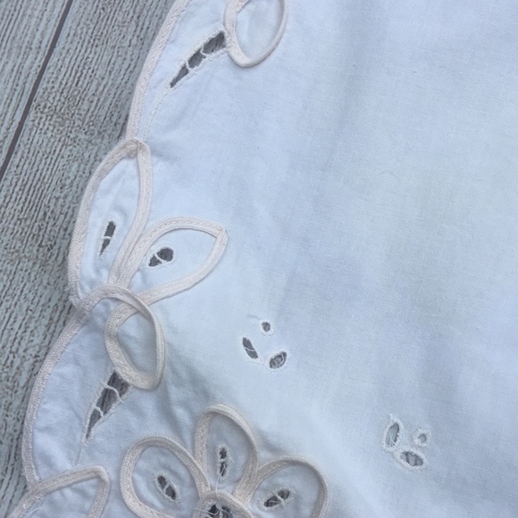 Battenberg lace NWOT square cottagecore small 33” x 33” topper tablecloth - Picture 7 of 15